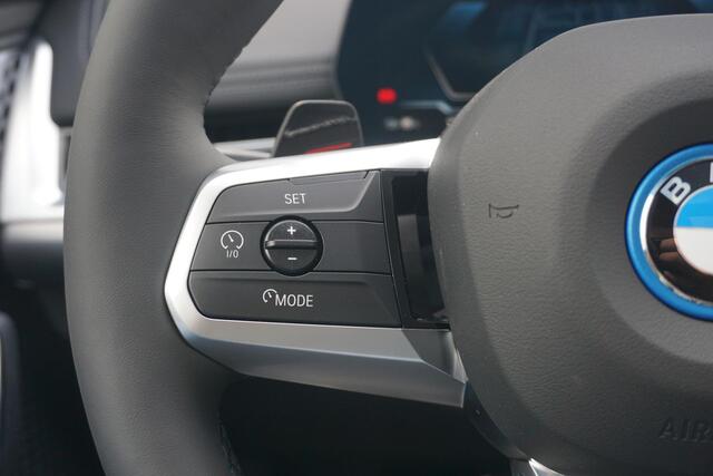 BMW iX1 eDrive20 M Sport Pro Panorama Dak / Harman Kardon / Comfort Acces / Trekhaak