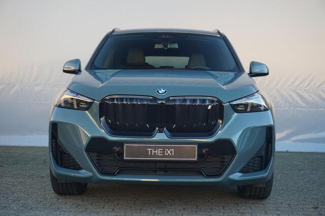 BMW iX1 xDrive30 M Sportpakket Pro | Innovation Pack | Comfort Pack
