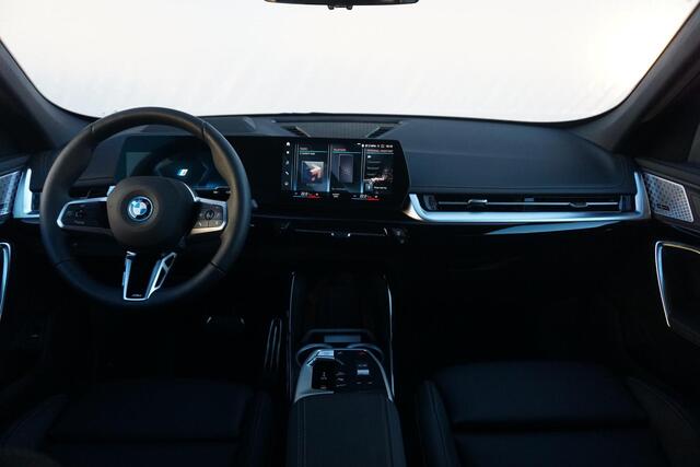 BMW iX1 xDrive30 M Sportpakket Pro | Innovation Pack | Comfort Pack