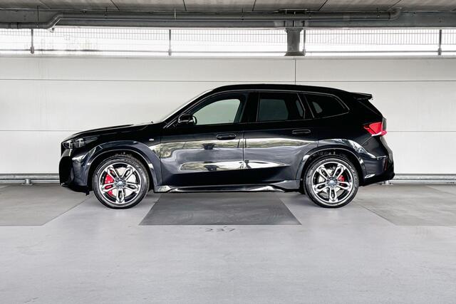 BMW iX1 eDrive20 67 kWh | M Sportpakket Pro | Driving Assistant Plus