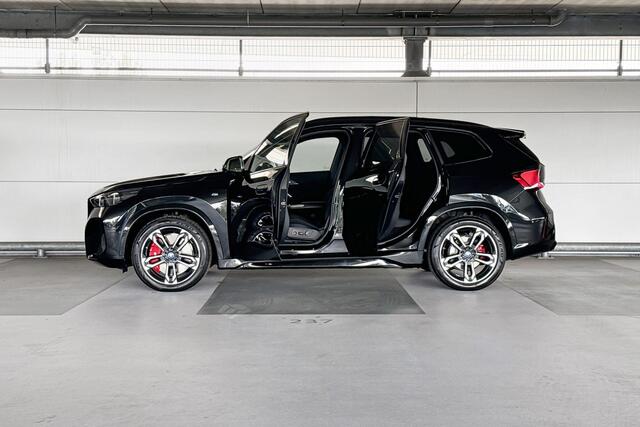 BMW iX1 eDrive20 67 kWh | M Sportpakket Pro | Driving Assistant Plus