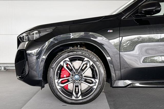 BMW iX1 eDrive20 67 kWh | M Sportpakket Pro | Driving Assistant Plus