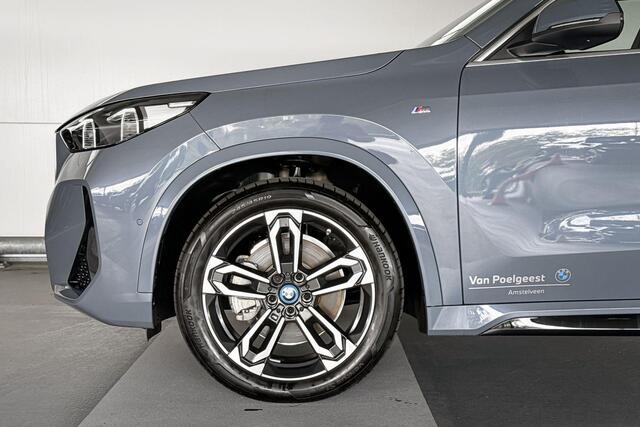 BMW iX1 xDrive30 67 kWh | M Sportpakket | Adaptieve LED koplampen