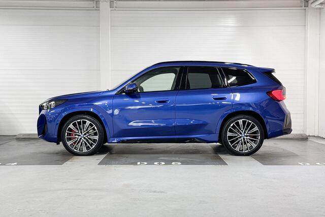 BMW iX1 eDrive20 M-Sport Pro | Premium Pack | Travel Pack | Harman/Kardon | Schuif-/Kanteldak