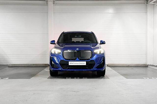 BMW iX1 eDrive20 M-Sport Pro | Premium Pack | Travel Pack | Harman/Kardon | Schuif-/Kanteldak