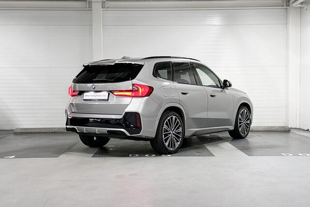 BMW iX1 eDrive20 M-Sport Pro | Premium Pack | Travel Pack | Harman/Kardon | Schuif-/Kanteldak