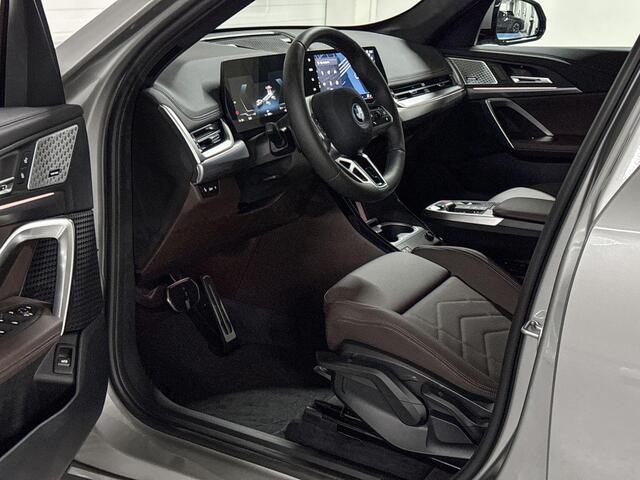 BMW iX1 eDrive20 M-Sport Pro | Premium Pack | Travel Pack | Harman/Kardon | Schuif-/Kanteldak