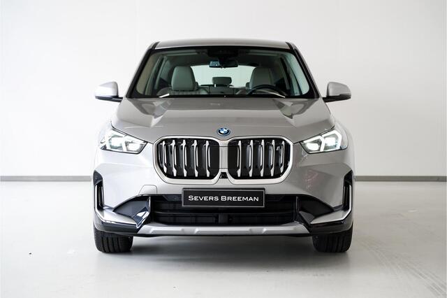 BMW iX1 xDrive30 xLine