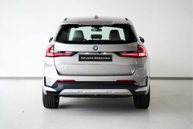 BMW iX1 xDrive30 xLine