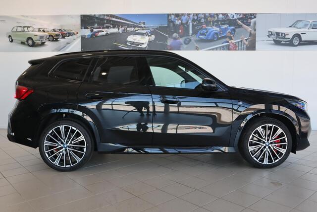 BMW iX1 eDrive20 M Sportpakket Pro | Innovation Pack | Travel Pack