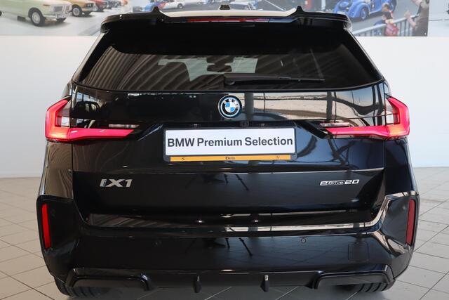 BMW iX1 eDrive20 M Sportpakket Pro | Innovation Pack | Travel Pack