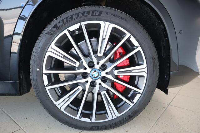 BMW iX1 eDrive20 M Sportpakket Pro | Innovation Pack | Travel Pack