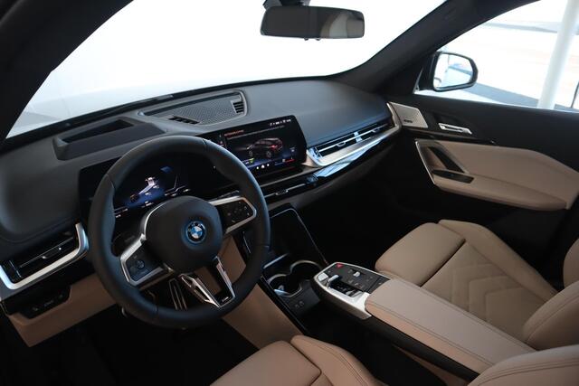 BMW iX1 eDrive20 M Sportpakket Pro | Innovation Pack | Travel Pack