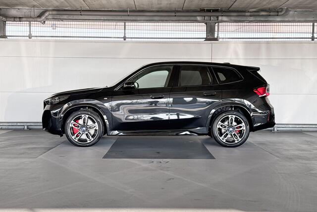 BMW iX1 eDrive20 67 kWh | M Sportpakket Pro | Comfort Access
