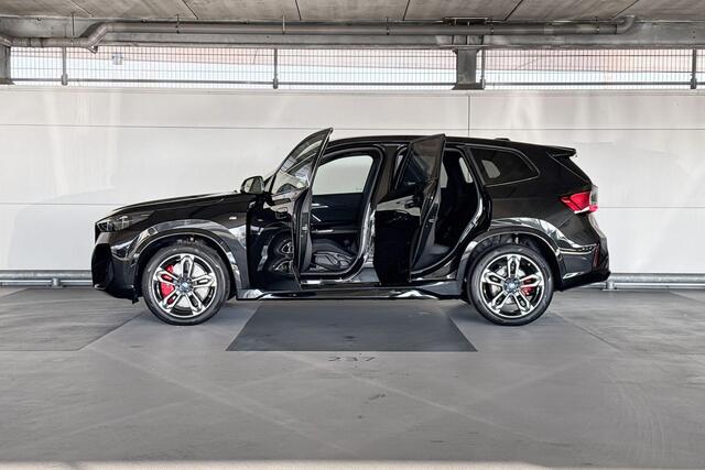 BMW iX1 eDrive20 67 kWh | M Sportpakket Pro | Comfort Access