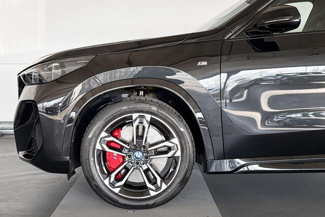 BMW iX1 eDrive20 67 kWh | M Sportpakket Pro | Comfort Access