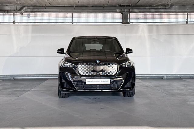 BMW iX1 eDrive20 67 kWh | M Sportpakket Pro | Comfort Access