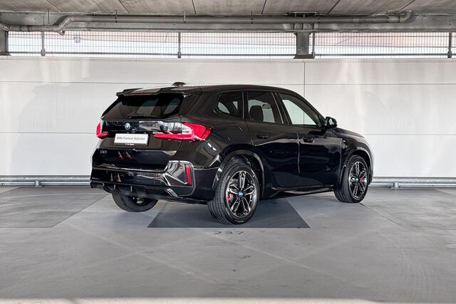 BMW iX1 eDrive20 67 kWh | M Sportpakket Pro | Comfort Access