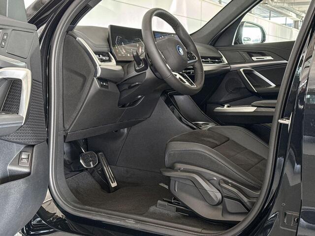 BMW iX1 eDrive20 67 kWh | M Sportpakket Pro | Comfort Access