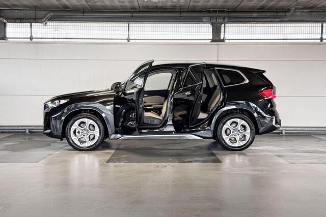 BMW iX1 eDrive20 67 kWh | xLine | Actiefstoelen voor