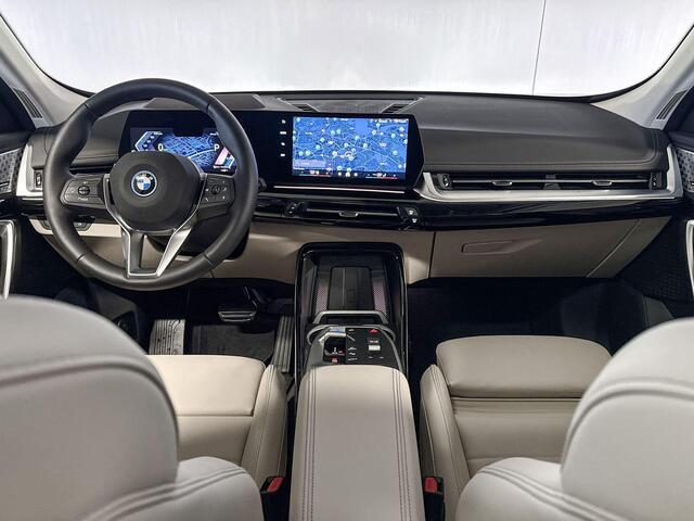 BMW iX1 eDrive20 67 kWh | xLine | Actiefstoelen voor