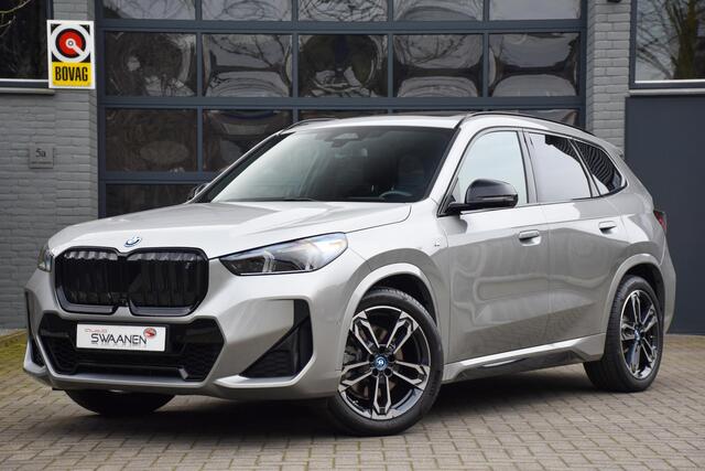 BMW iX1 xDrive30 M Sport | Pano | HUD