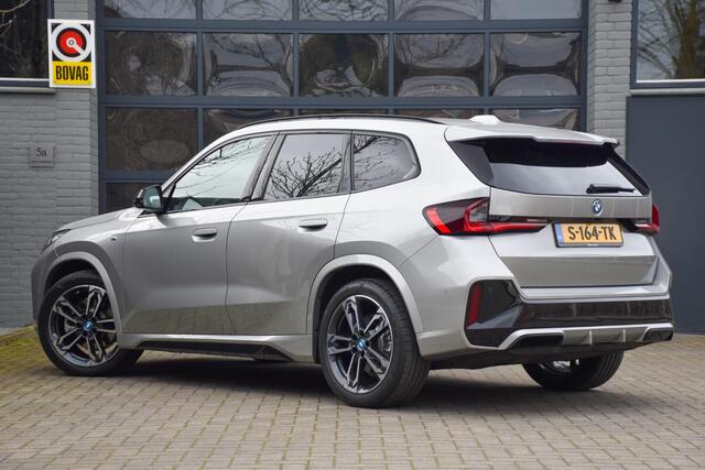 BMW iX1 xDrive30 M Sport | Pano | HUD