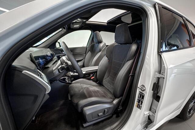 BMW iX1 eDrive20 67 kWh | M Sport | Glazen Panoramadak | Stoelverwarming | Comfort Access |