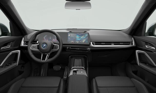 BMW iX1 eDrive20 | M-Sport | 19'' | Panorama. | Stoelverw. | Comf. Acc. | Adapt. LED | Camera