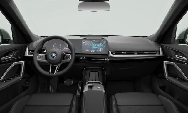 BMW iX1 eDrive20 | M-Sport | 19'' | Panorama. | Stoelverw. | Comf. Acc. | Adapt. LED | Camera