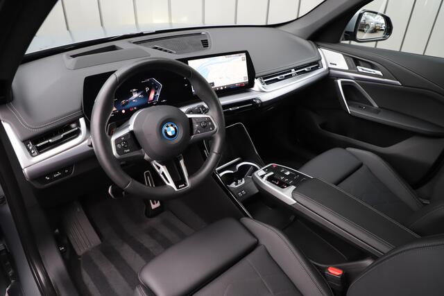 BMW iX1 xDrive30 Launch Edition | 313PK | Pano | Massage | Head-up | Keyles-go | Harman/kardon | Memory | Sfeerverlichting | Stoelverw. | 2024.