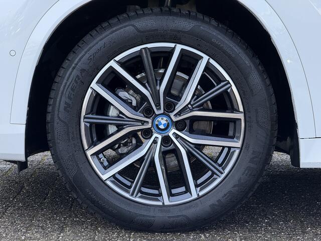 BMW iX1 eDrive20 | M-Sport | Camera | Adapt. Led | Comfort Acces | Sensatec Dash