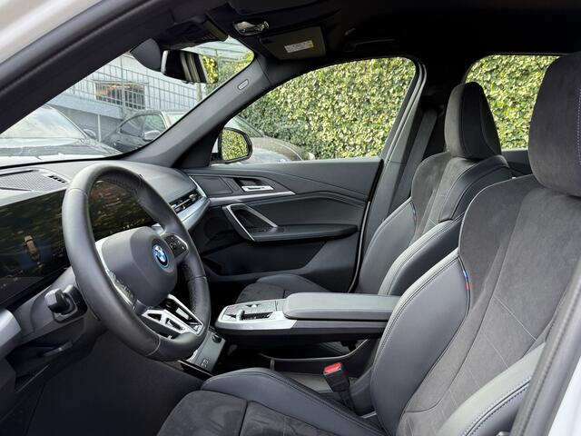 BMW iX1 eDrive20 | M-Sport | Camera | Adapt. Led | Comfort Acces | Sensatec Dash