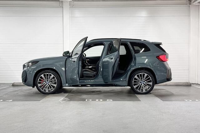 BMW iX1 eDrive20 | M-Sport Pro | Travel Pack | Premium Pack | Comfort Pack | Harman/Kardon | Panoramadak | Adaptieve Ledkoplampen | Comfort Acces