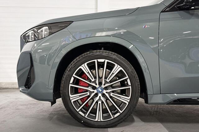BMW iX1 eDrive20 | M-Sport Pro | Travel Pack | Premium Pack | Comfort Pack | Harman/Kardon | Panoramadak | Adaptieve Ledkoplampen | Comfort Acces