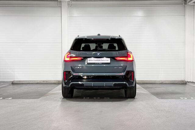 BMW iX1 eDrive20 | M-Sport Pro | Travel Pack | Premium Pack | Comfort Pack | Harman/Kardon | Panoramadak | Adaptieve Ledkoplampen | Comfort Acces