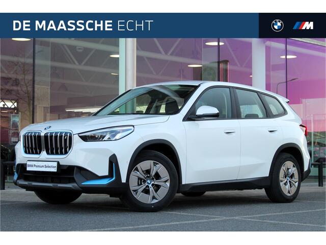 BMW iX1 xDrive30 67 kWh / Adaptief M Onderstel / Parking Assistant / Widescreen Display