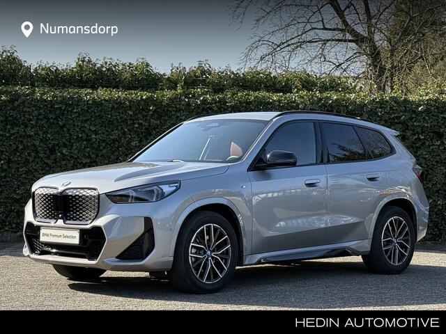 BMW iX1 eDrive20 | M-Sport | Stuur + Stoelverw. | Getint Glas | 18'' | Head-Up | Getint Glas