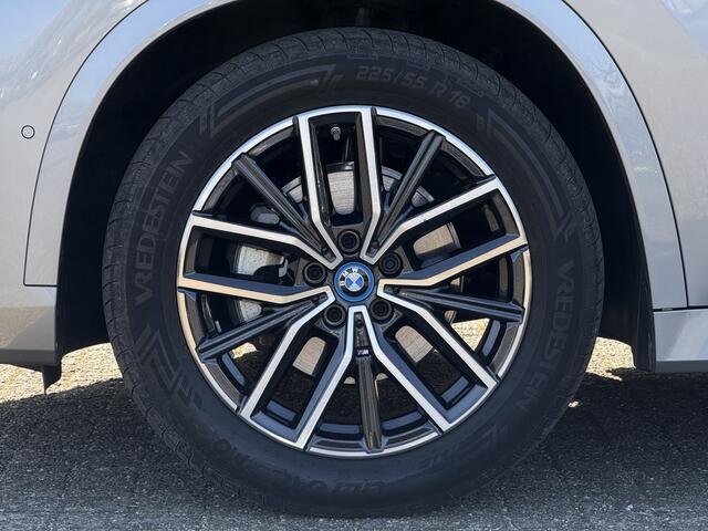 BMW iX1 eDrive20 | M-Sport | Stuur + Stoelverw. | Getint Glas | 18'' | Head-Up | Getint Glas