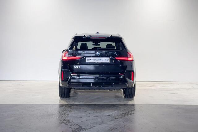 BMW iX1 eDrive20 Premium Pack M Sportpakket Pro - Beschikbaar vanaf: Juli 2025