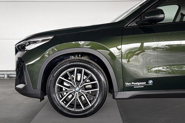 BMW iX1 eDrive20 Essential Edition 67 kWh | Interieurcamera