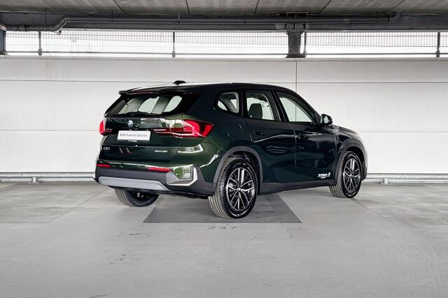 BMW iX1 eDrive20 Essential Edition 67 kWh | Interieurcamera