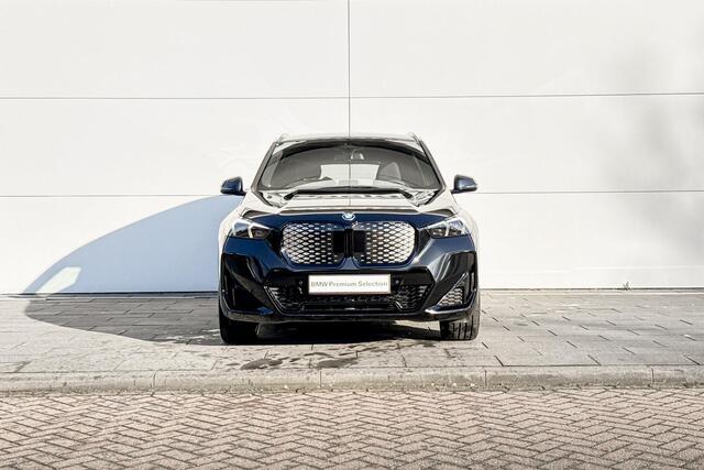 BMW iX1 eDrive20 67 kWh | M Sport | Comfort Access | Achteruitrijcamera |