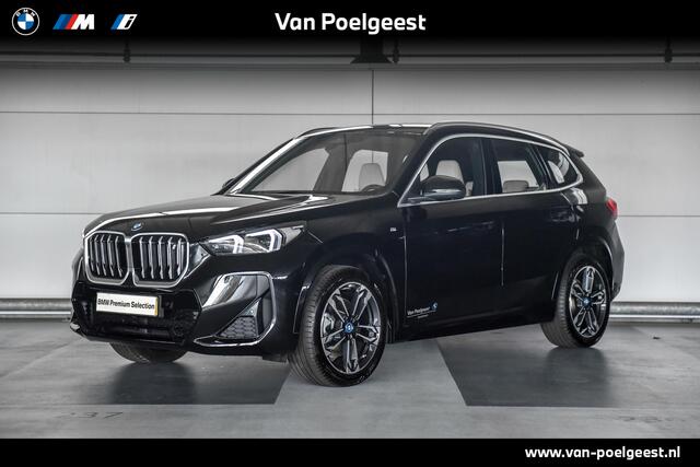BMW iX1 xDrive30 67 kWh | Stuurwielrand verwarmd | Sportstoelen voor