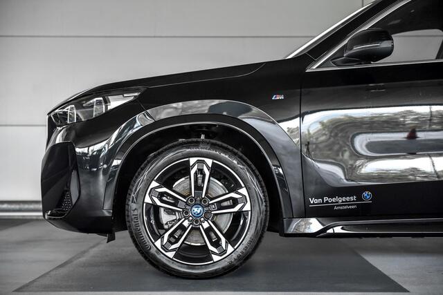 BMW iX1 xDrive30 67 kWh | Stuurwielrand verwarmd | Sportstoelen voor