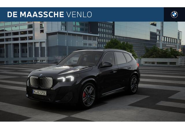 BMW iX1 eDrive20 M Sport / Trekhaak / Sportstoelen / Adaptieve LED / Comfort Access / M Adaptief onderstel / Parking Assistant / Stoelverwarming