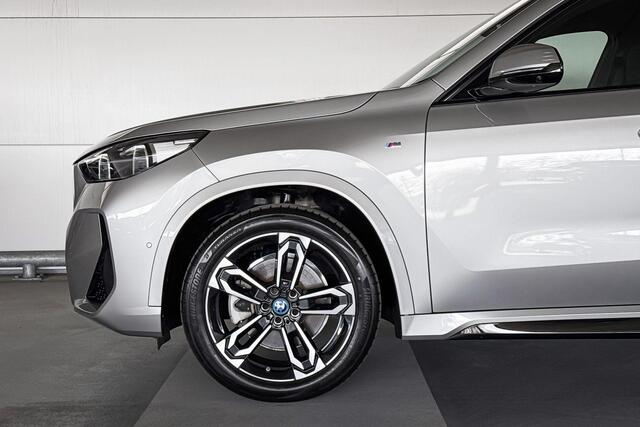 BMW iX1 xDrive30 67 kWh
