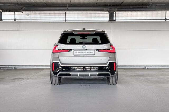 BMW iX1 xDrive30 67 kWh