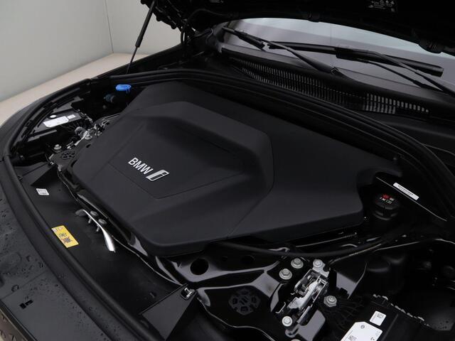 BMW iX1 eDrive20 67 kWh | M-Sport Pro | Trekhaak |