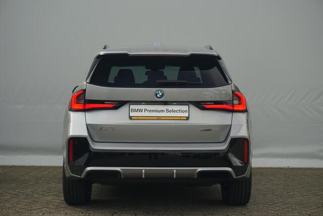 BMW iX1 eDrive20 M Sport / Harman Kardon / Parking Assistant